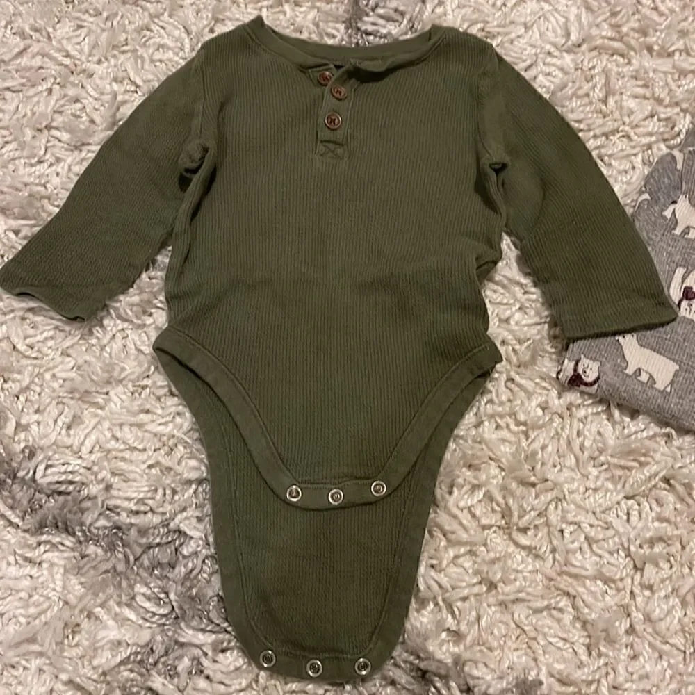 Bundle of Two Long Sleeve Waffle Thermal Henley Onesies 6-12 Months